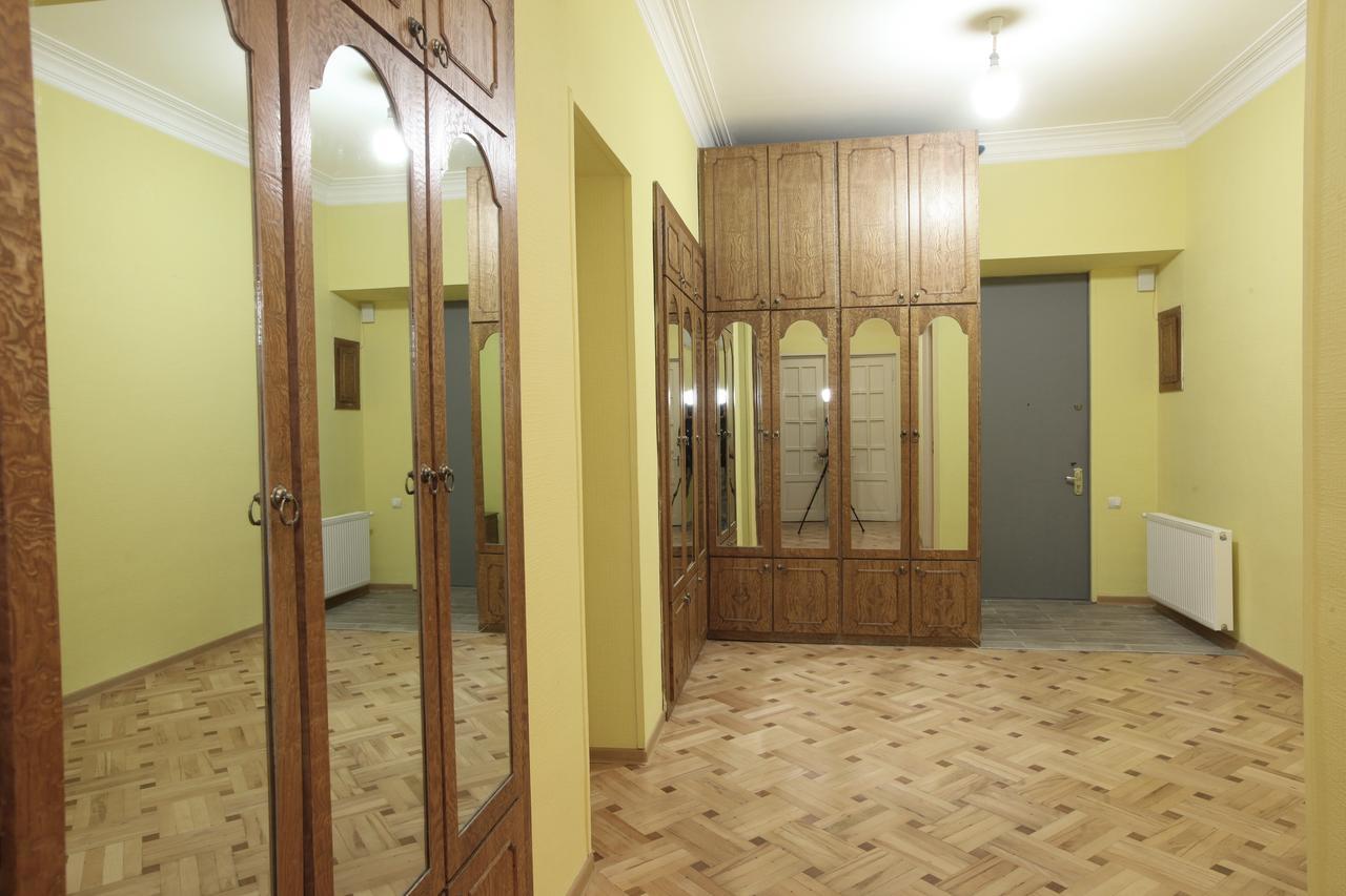 Apartment At Stalin House Tbiliszi Kültér fotó