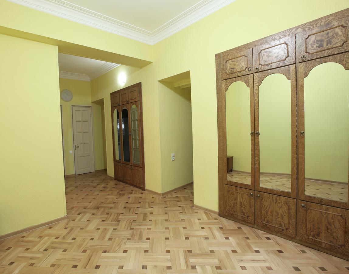 Apartment At Stalin House Tbiliszi Kültér fotó